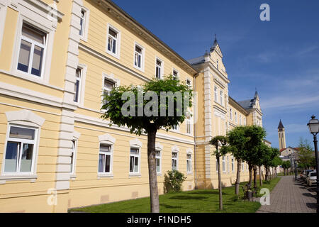 Kursalon in Lipik, più grande e più rappresentativa edificio in Lipik health resort è ora utilizzato come ospedale. Lipik, Croazia Foto Stock