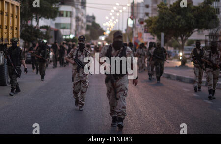 La striscia di Gaza. 4 Sep, 2015. Militanti palestinesi della Jihad islamica prendere parte in una parata militare a Gaza City il 7 settembre 4, 2015. © Wissam Nassar/Xinhua/Alamy Live News Foto Stock