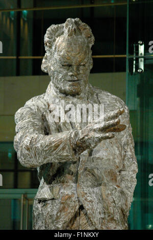 Willy Brandt-Skulptur im Willy Brandt-Haus, SPD-Zentrale, Berlino-Kreuzberg. Foto Stock