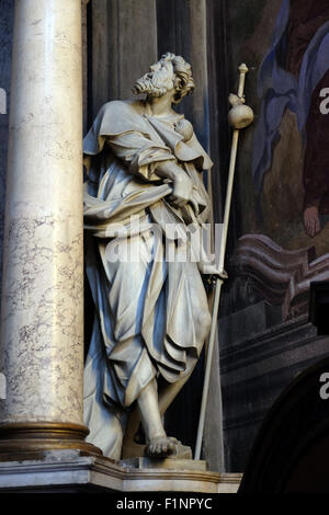 Saint Roch statua sull altare in St Nicholas Cathedral a Ljubljana, Slovenia Foto Stock