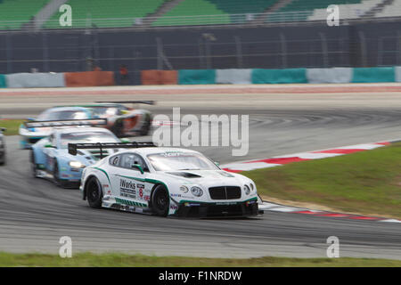 Sepang, Malesia. 5 Settembre, 2015. British Bentley auto n. 8 entra nel giro 2 al Festival asiatico di velocità di corsa, Sepang, Malesia Credito: Chung Jin Mac/Alamy Live News Foto Stock