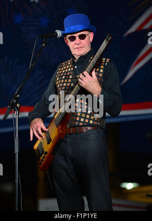 Il Fixx esibirsi dal vivo durante la città di Sunrise Florida 4 luglio fuochi d' artificio e concerto di celebrazione a BB&T Center parcheggio dotato di: Dan K. Brown dove: Sunrise, Florida, Stati Uniti quando: 04 Lug 2015 Foto Stock