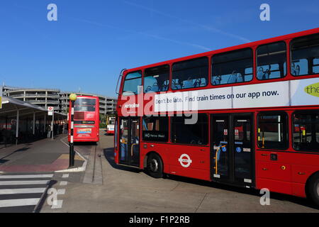 La stazione degli autobus centrale, l'aeroporto di Heathrow di Londra, Regno Unito Foto Stock