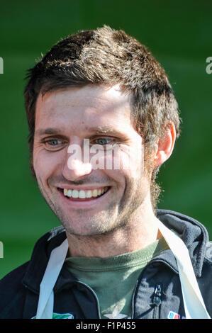 Motociclista e presentatore televisivo Guy Martin (Tyco BMW Motorrad Racing) assiste l'Hillsborough International Oyster Festival. Foto Stock