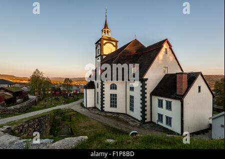 Immagine di "Bergstadens Ziir' chiesa nella vecchia città mineraria di Røros Foto Stock