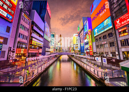 Il canale Dotonbori nel quartiere Namba di Osaka, in Giappone. Foto Stock