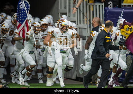 5 Settembre 2015: Arizona State Sun Devils entrano in campo prima di un NCAA Football gioco tra il Texas A&M Aggies e Arizona State Sun Devils a NRG Stadium di Houston, TX. Il Aggies vinto 38-17.Trask Smith/CSM Foto Stock