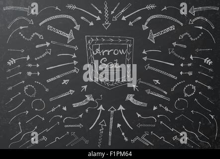 Disegnato a mano le icone freccia impostato su gesso nero bordo. Illustrazione Vettoriale Illustrazione Vettoriale