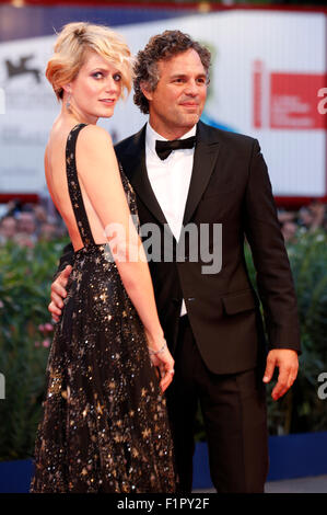 Sunrise Coigney e Mark Ruffalo frequentando il 'Spotlight' premiere presso la 72a Venice International Film Festival nel mese di settembre Foto Stock