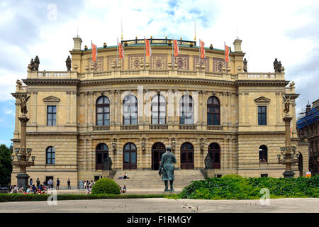 La sala concerti Rudolfinum e galleria d'Arte a Jan Palach square di Praga. Foto Stock