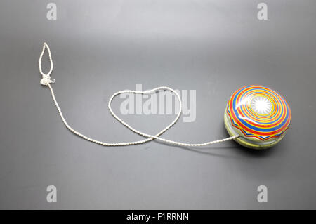 Vintage yoyo con laminazione dello spago in forma di cuore Foto Stock