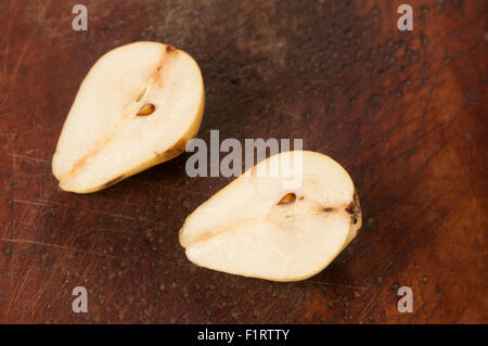 Pere giallo om una scheda di legname, close up shot Foto Stock