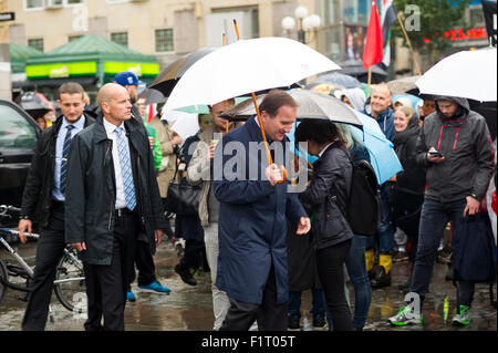 Stoccolma, Svezia, 6 settembre, 2015. I rifugiati benvenuti - svedese di manifestazione di solidarietà. Stefan Lofven, il Primo ministro svedese arriva alla manifestazione. Credito: Barbro Bergfeldt/Alamy Live News Foto Stock