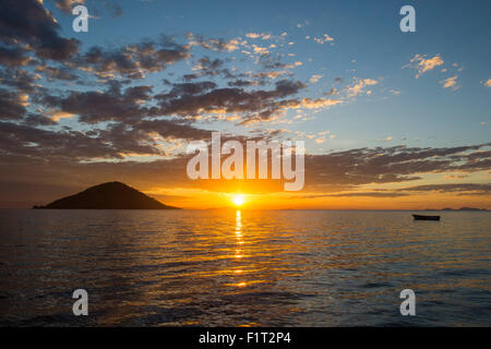 Tramonto al Lago Malawi, Cape Maclear, Malawi, Africa Foto Stock