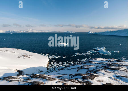 Una vista di Ilulissat icebergs, Sito Patrimonio Mondiale dell'UNESCO, la Groenlandia e la Danimarca, regioni polari Foto Stock