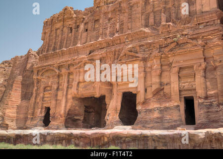 Tomba del palazzo, Tombe Reali, Petra, Sito Patrimonio Mondiale dell'UNESCO, Giordania, Medio Oriente Foto Stock