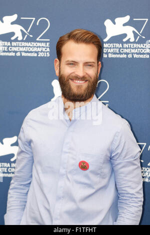 Venezia, Italia. 6 Sep, 2015. Attore Alessandro Borgh pone durante il photocall del film "non essere cattivo" presso la 72a Venice International Film Festival di Venezia, Italia, il 7 settembre 6, 2015. © Ye Pingfan/Xinhua/Alamy Live News Foto Stock