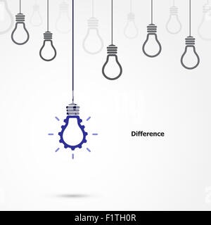Luce creativi simbolo della lampadina con segno di ingranaggio e differenza di concetto, aziendale e industriale idea. Foto Stock