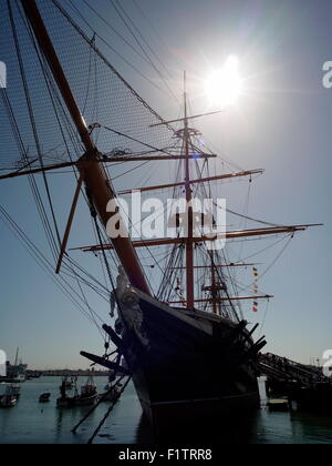 AJAXNETPHOTO. 4GIUGNO 2015.Portsmouth, Inghilterra. - WARRIOR DIVENTA PATRIMONIO finanziamenti lotteria - 1860 la nave ha bisogno di grandi riparazioni per murate e la sbarra di acqua. Foto:JONATHAN EASTLAND/AJAX REF:GXR150406 1074892 Foto Stock