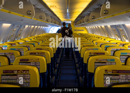 Cabina vuota aereo da ryanair Foto Stock