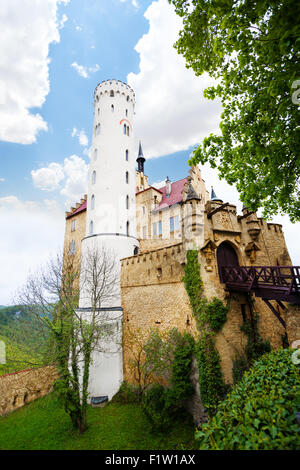 Torre e mura del castello di Lichtenstein Foto Stock