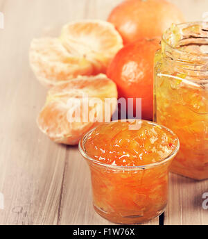 Orange Inceppamento nel vasetto di vetro Foto Stock