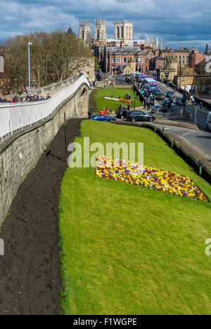 Bar pareti e York Minster Foto Stock