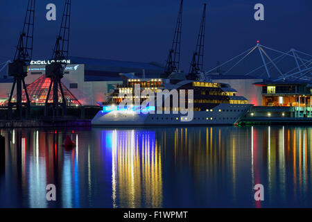 Il Sunborn Yacht Hotel e il centro esposizioni ExCeL, Royal Victoria Dock, London Borough of Newham, Londra E16, Regno Unito Foto Stock