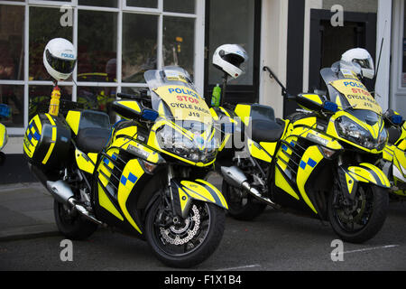 Nazionale di polizia moto Escort gruppo sul 2015 Aviva tour della Gran Bretagna cycle race a Clitheroe, Lancashire. Foto Stock