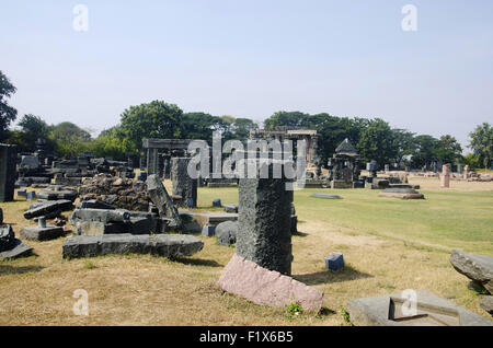 Rovine, tempio complesso, Warangal fort, Warangal, Telangana, India Foto Stock