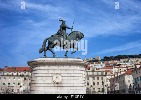 Il Portogallo, Lisbona, equestre in bronzo statua di re Giovanni I a Praça da Figueira Foto Stock