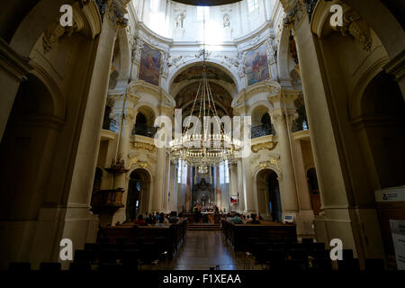 La Chiesa di San Nicola interno in Praga Repubblica Ceca, Europa Foto Stock