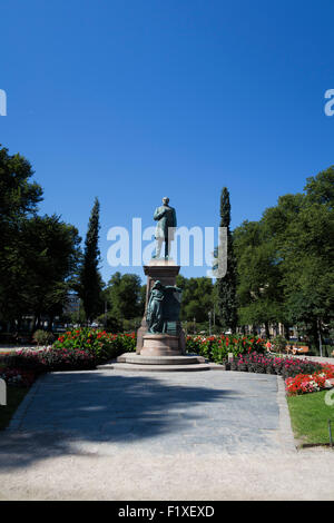 Johan Ludvig Runeberg statua all'Esplanadi Park a Helsinki, Finlandia, Europa Foto Stock