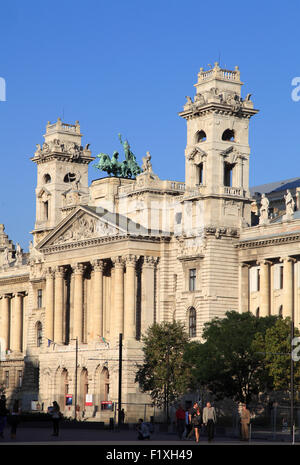 Ungheria, Budapest, Museo etnografico, piazza Kossuth, Foto Stock