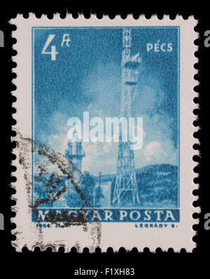 Timbro stampato in Ungheria Pecs mostra la Torre della TV, con la stessa iscrizione, dalla serie di trasporto e di telecomunicazione, circa 1964 Foto Stock