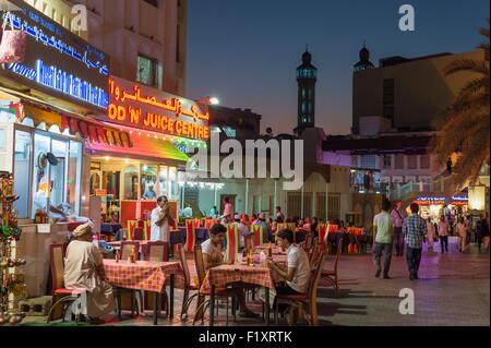 Il sultanato di Oman, gouvernorate di Mascate, Muscat (o) Mascate, Mutrah (o) Matrah Corniche, il souq ingresso Foto Stock