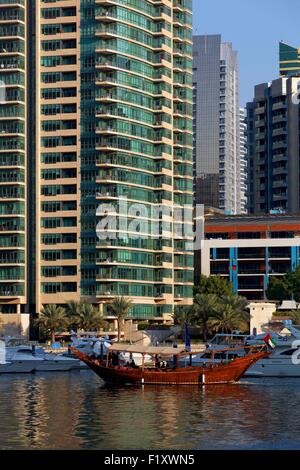 Emirati Arabi Uniti Dubai, Dubai Marina, crociera su dhow Foto Stock