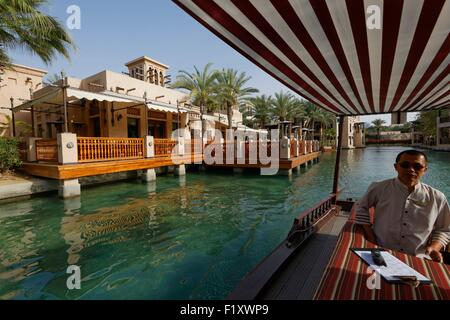 Emirati Arabi Uniti Dubai Jumeirah, Souk Madinat Jumeirah, Al Qasr Hotel, Pai Tha∩ ristorante Foto Stock