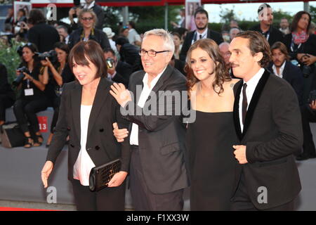 Venezia, Italia. 08 Sep, 2015. Da destra Pier Giorgio Bellocchi con sua sorella Elena Bellocchio, padre Marco Bellocchio e madre Francesca Calvelli assiste il sangue del mio sangue Premiere durante la 72a Mostra del Cinema di Venezia il 08 settembre, 2015 a Venezia Credit: Andrea Spinelli/Alamy Live News Foto Stock