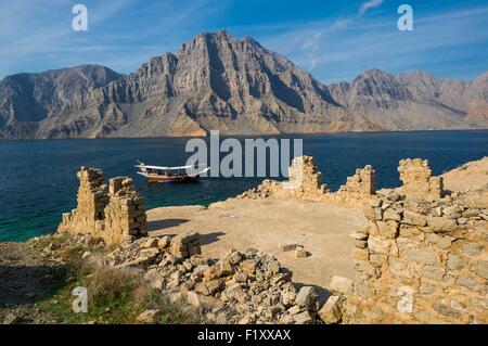 In Oman Khasab, Musandam, Crociera nei fiordi su un dhow tradizionale, nave di legno, Telegrafo Isola Foto Stock