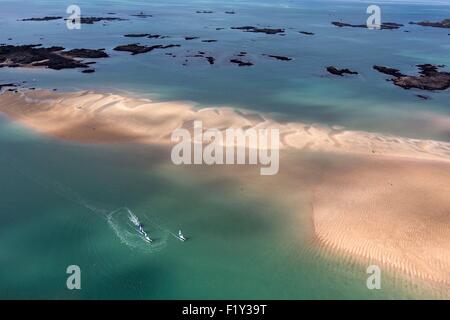 Francia, Ille et Vilaine, Costa Smeralda, Dinard, la marea di primavera del 21 marzo 2015 (vista aerea) Foto Stock