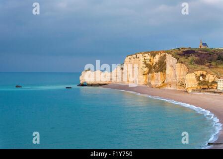 Francia, Seine Maritime, Etretat, Cote d'Abatre, la scogliera Foto Stock