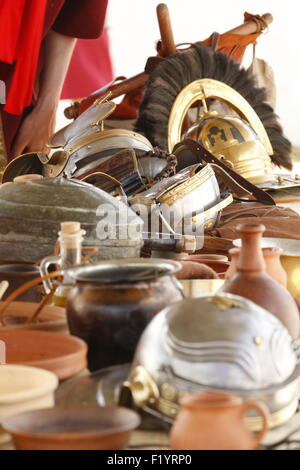 Accessori Field camp delle legioni romane, armi, armature e oggetti di uso domestico, scudi. Foto Stock