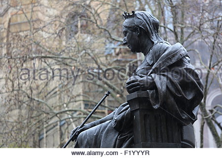 Statua della regina Victoria a Sydney in Australia che in primo luogo è stato eretto in Dublina e quindi spostato a Sydney. Fatto da John Hughes (morto nel 1941). Foto Stock