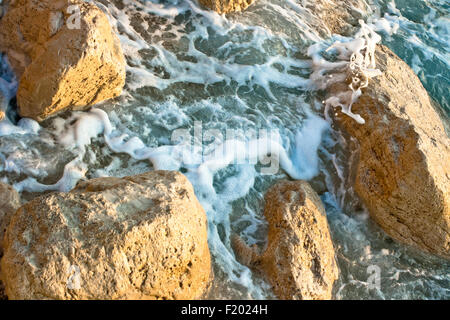 Rocce nel mare, Platia Amos - Cefalonia, Grecia Foto Stock