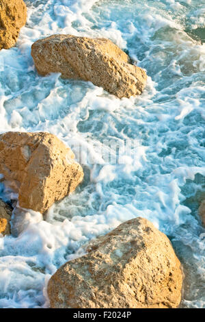 Rocce nel mare, Platia Amos - Cefalonia, Grecia Foto Stock