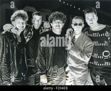 FRANKIE VA A HOLLYWOOD foto promozionale del Regno Unito gruppo pop circa 1986. Da sinistra: Brian Nash, Paul Rutherford, Peter Gill, Holly Johnson, Mark O'Toole Foto Stock