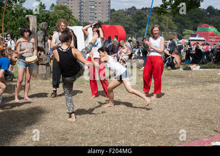 Capoeira ballerine brasiliane Lambeth Paese mostrano Foto Stock