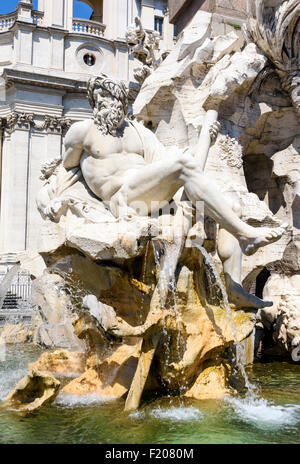 Dettaglio del Bernini la Fontana dei Quattro Fiumi in Piazza Navona, Roma, Italia Foto Stock