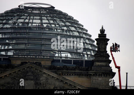 Wartungsarbeiten an der Kuppel des Reichstagsgebaeudes, Berlin-Tiergarten. Foto Stock